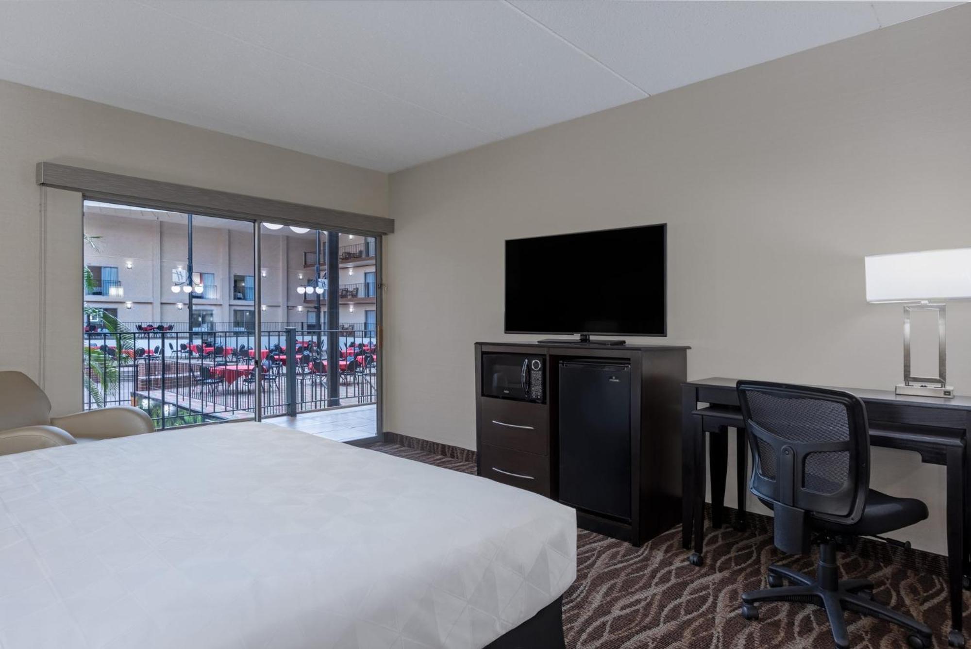 Holiday Inn Des Moines-Airport Conf Center By Ihg Εξωτερικό φωτογραφία