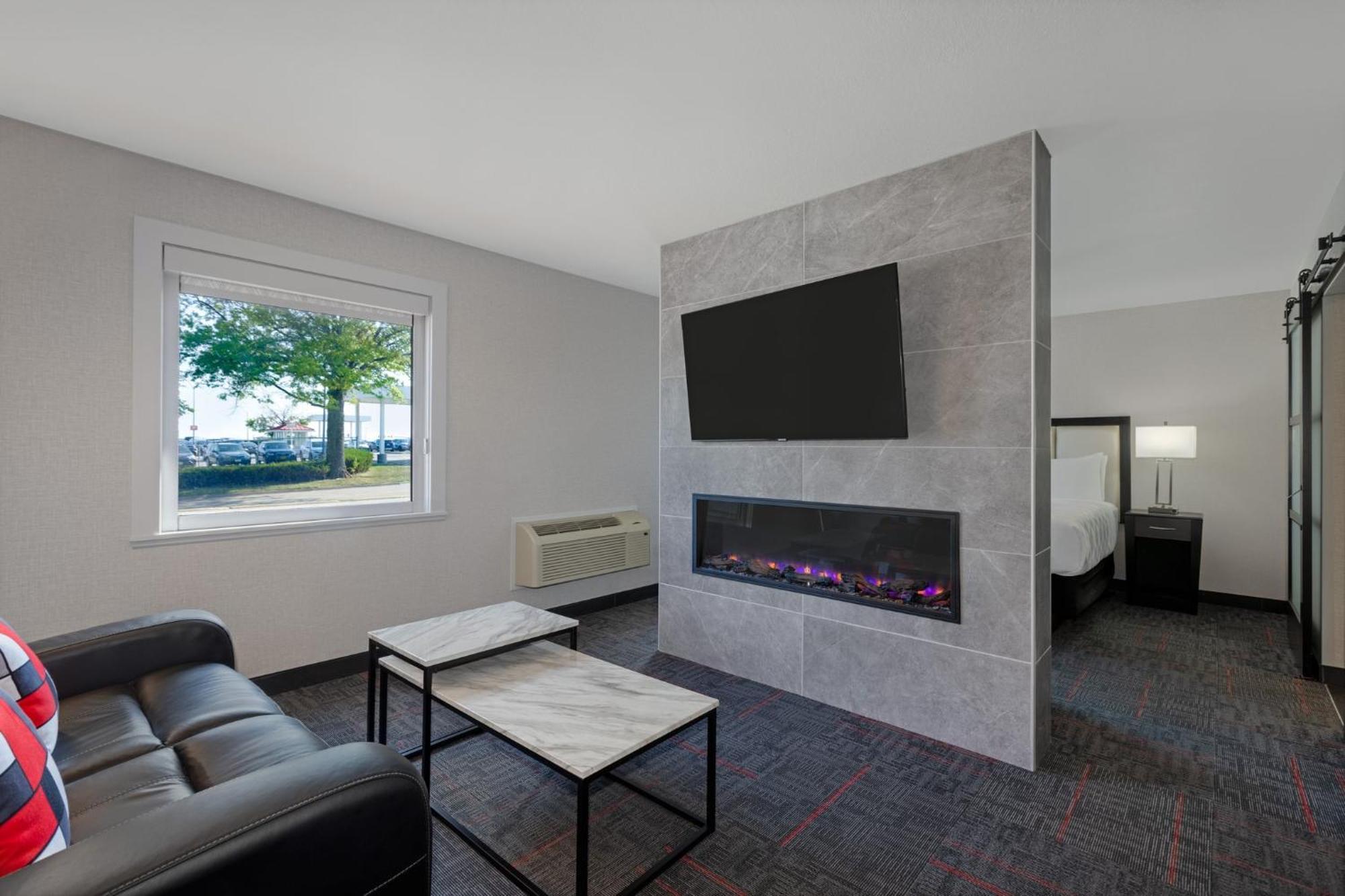 Holiday Inn Des Moines-Airport Conf Center By Ihg Εξωτερικό φωτογραφία
