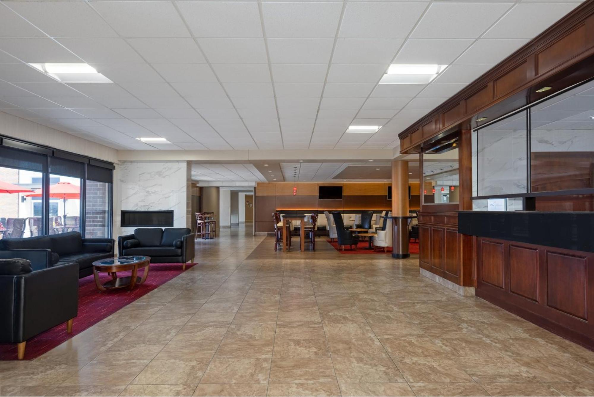 Holiday Inn Des Moines-Airport Conf Center By Ihg Εξωτερικό φωτογραφία