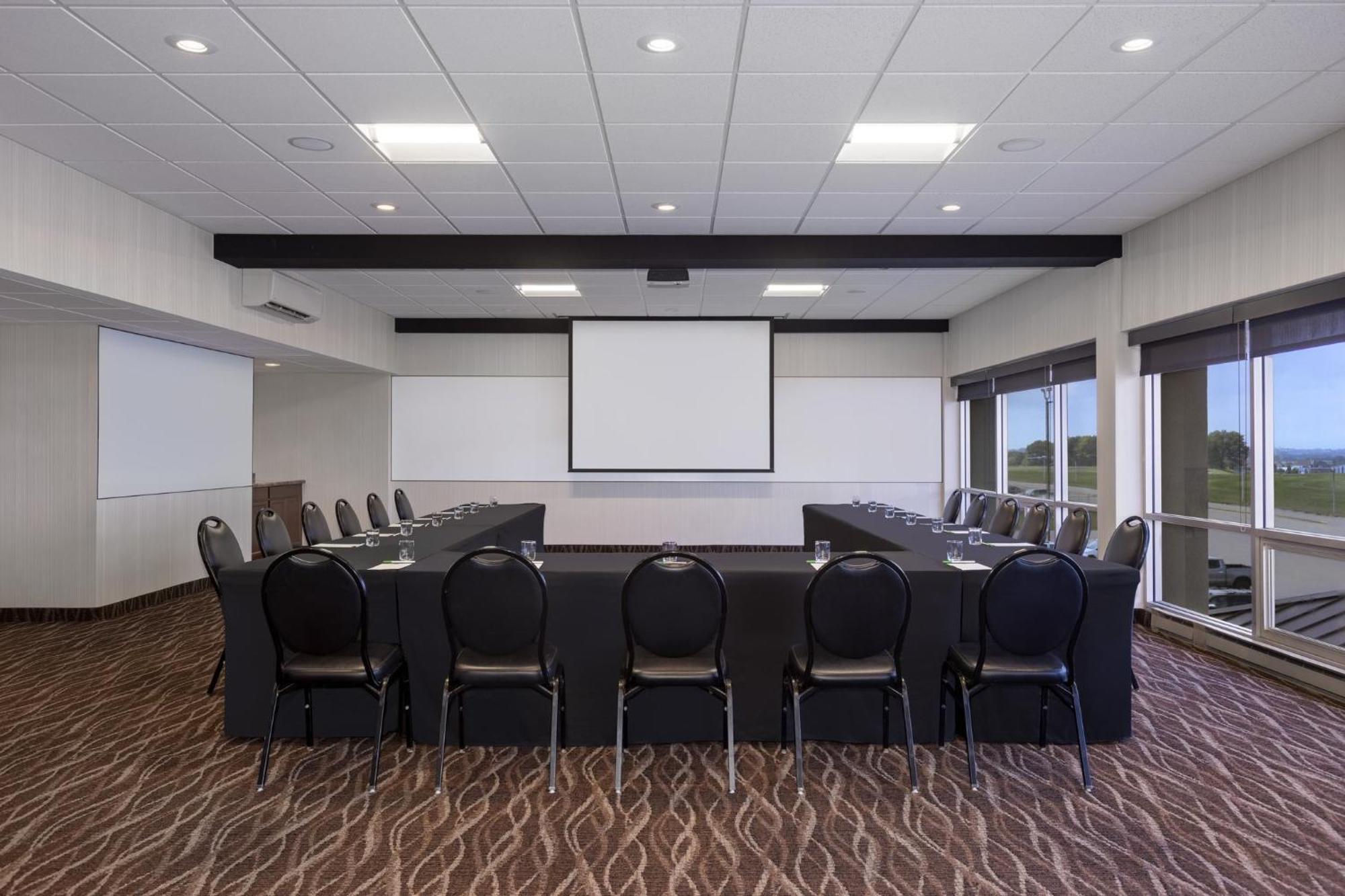 Holiday Inn Des Moines-Airport Conf Center By Ihg Εξωτερικό φωτογραφία